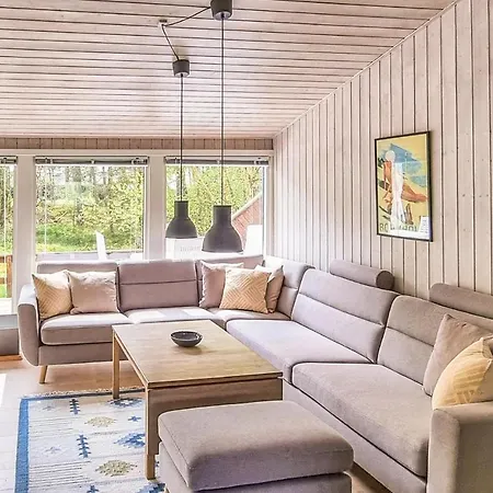 5 Bedroom Pet Friendly In Nexo Casa vacanze Snogebæk
