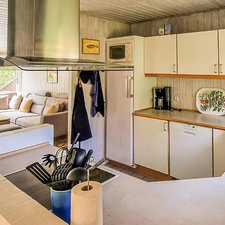 5 Bedroom Pet Friendly In Nexo Holiday home