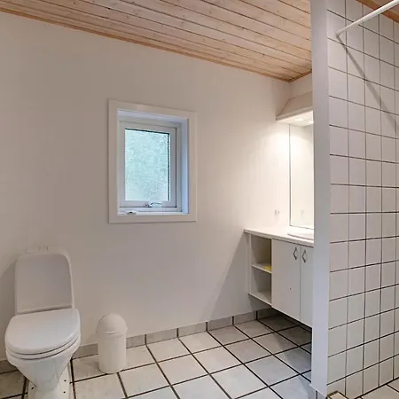 Holiday home 5 Bedroom Pet Friendly In Nexo Snogebaek